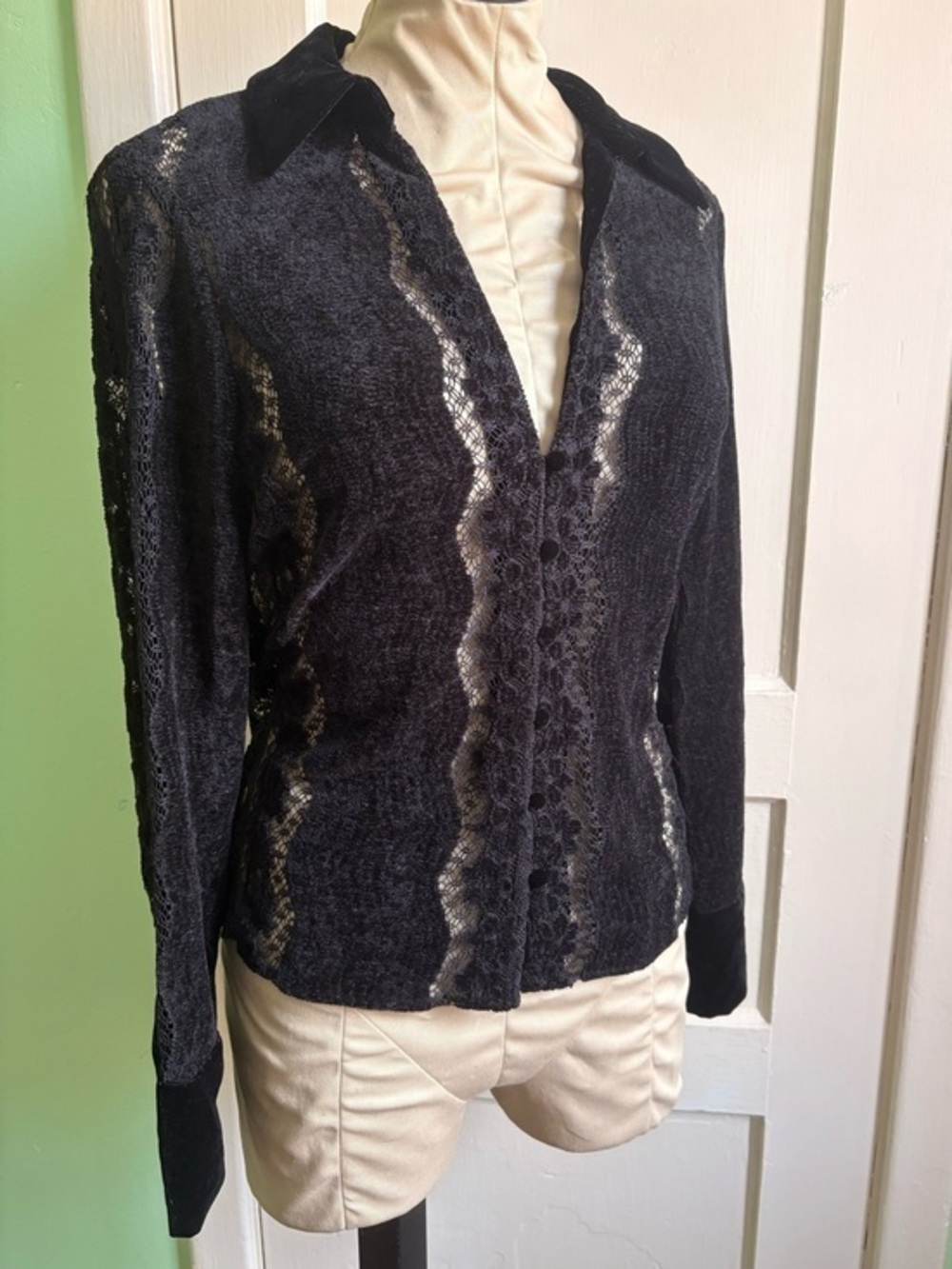 Black Lace-Trim Velvet Chiffon Button-Up Garment